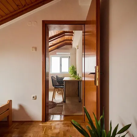 Family&business 100m2 Apt-citycenter, Fair & Park