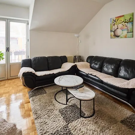 Family&business 100m2 Apt-citycenter, Fair & Park *